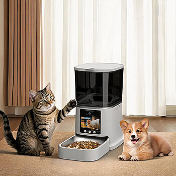 pet feeder with voice recording